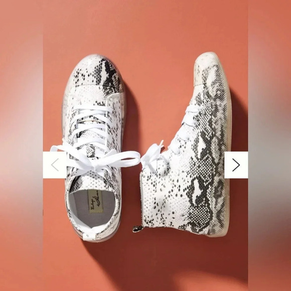 🖤🤍 Anthropologie Vintage Havana Rewind Hi-Top Sneakers Size 8.5 - Picture 1 of 11